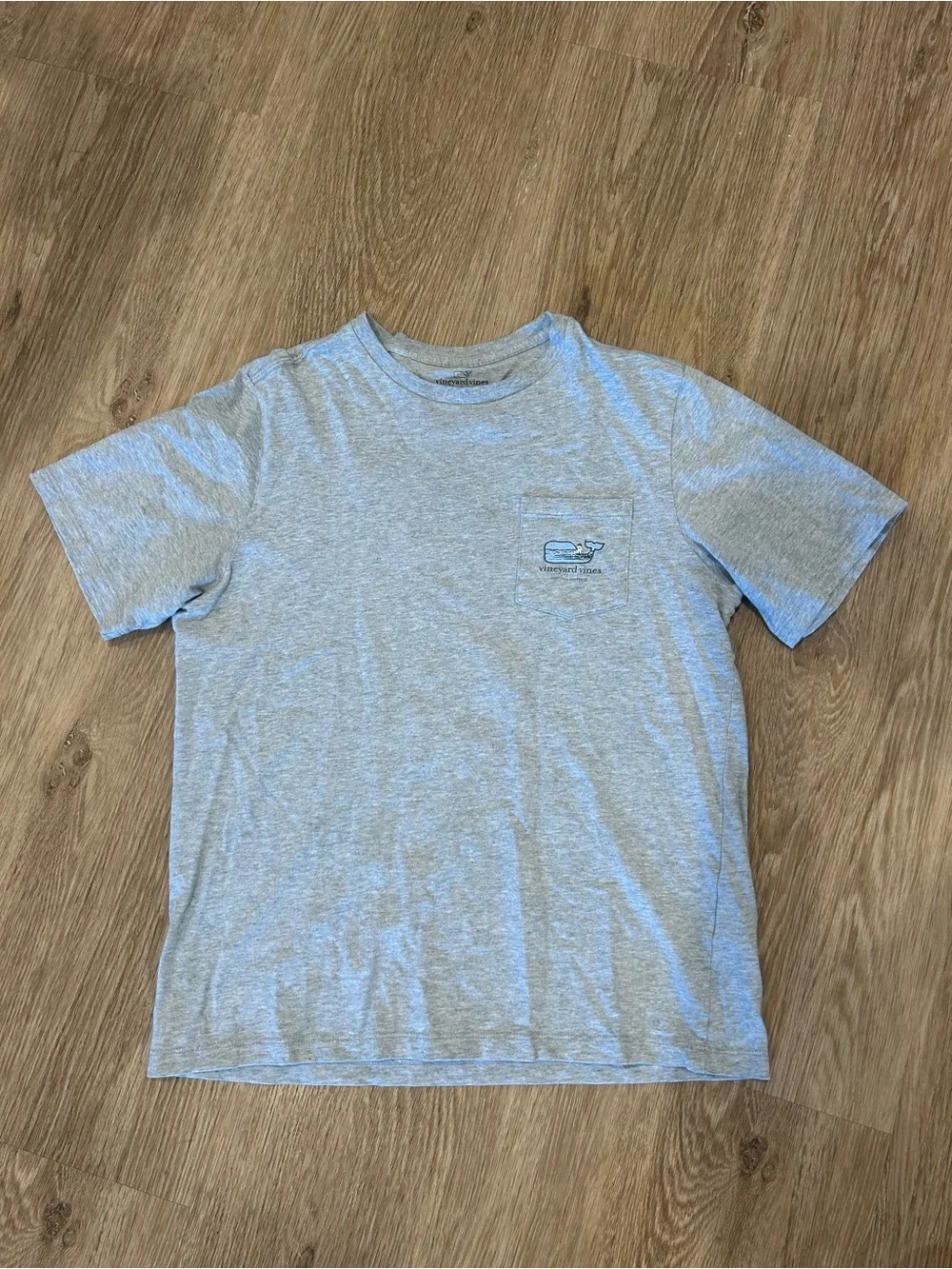 Vineyard Vines Light Gray Martha’s Vineyard inspired tee - Picture 2 of 5